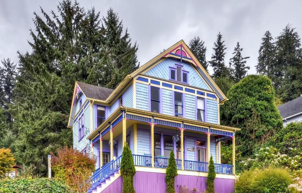 Astoria Painted Lady Historic Apt With River View! Ngoại thất bức ảnh