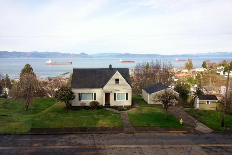 Astoria Painted Lady Historic Apt With River View! Ngoại thất bức ảnh